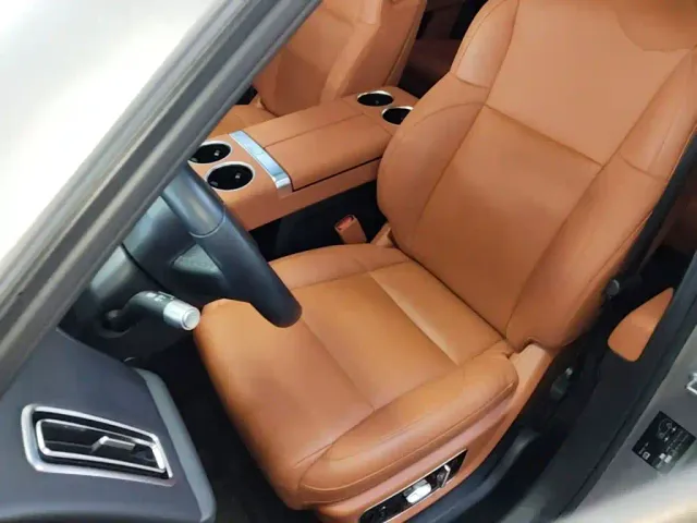 Li Auto L9 — Фото автомобиля 14