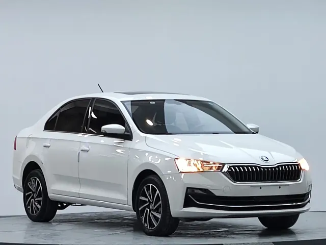 Škoda Rapid 2022 1.5L Automatic Comfort Edition — Фото автомобиля 4