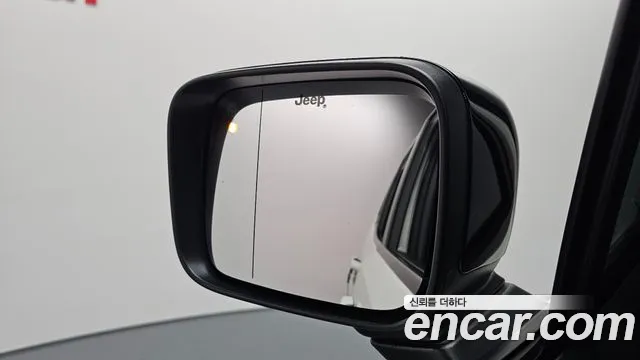 Jeep Renegade — Фото автомобиля 21