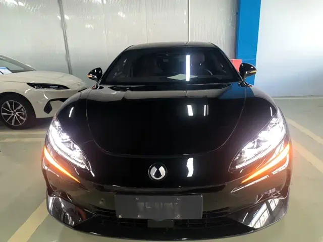Denza Z9GT — Фото автомобиля 2