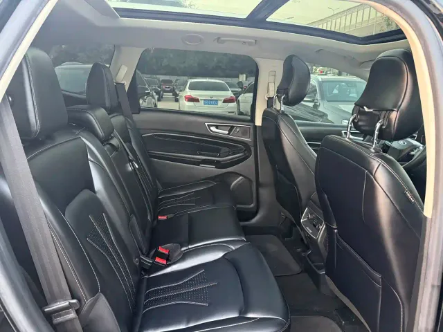 Ford Edge — Фото автомобиля 5