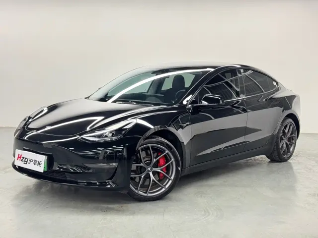 Фотография автомобиля — Tesla Model 3