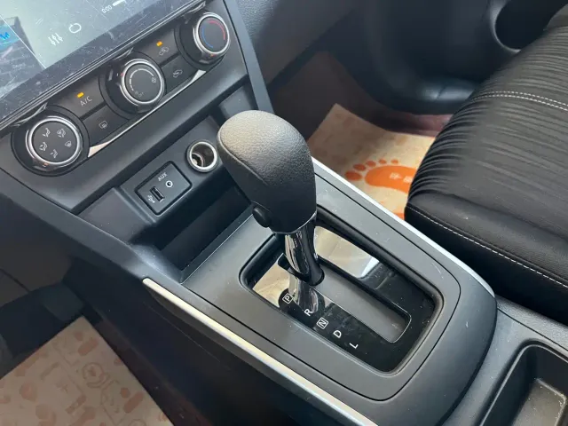 Nissan Sylphy — Фото автомобиля 12
