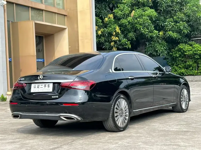 Mercedes-Benz E-Class — Фото автомобиля 9