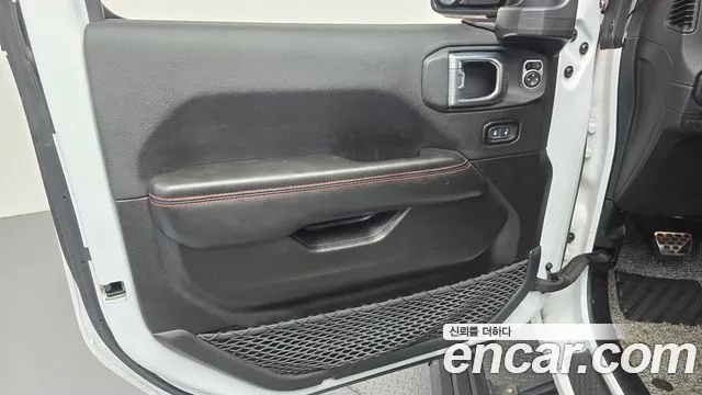 Jeep Wrangler — Фото автомобиля 13