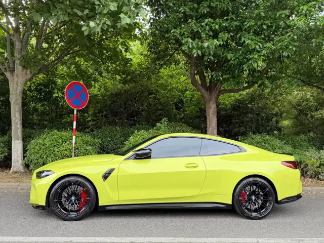 BMW M4 — Фото автомобиля 3