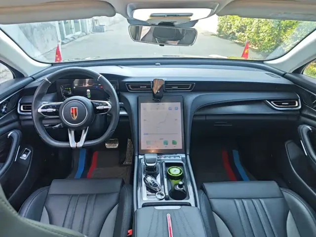 Hongqi H6 — Фото автомобиля 9