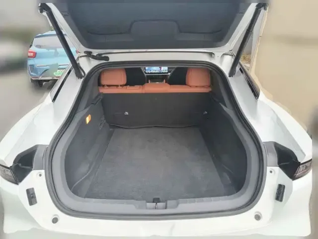 Dongfeng Yipai eπ007 2024 Extended Range 200Air — Фото автомобиля 13
