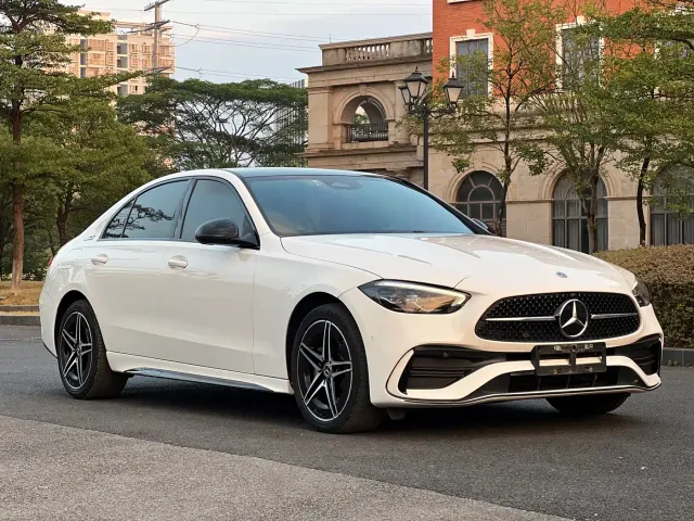 Mercedes-Benz C-Class — Фото автомобиля 3
