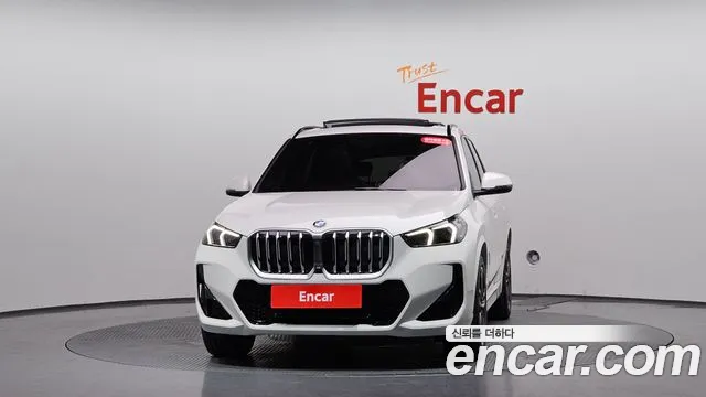 Фотография автомобиля — BMW X1