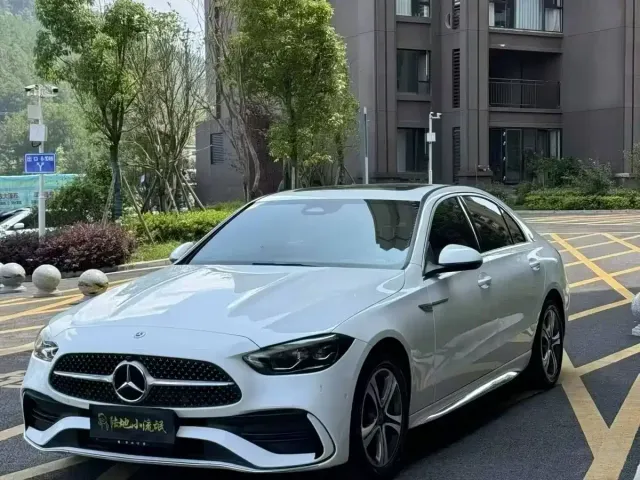 Фотография автомобиля — Mercedes-Benz C-Class