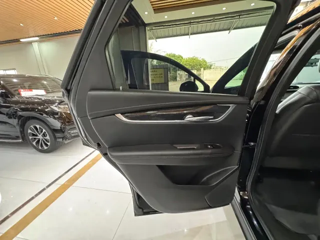 Cadillac XT5 — Фото автомобиля 30