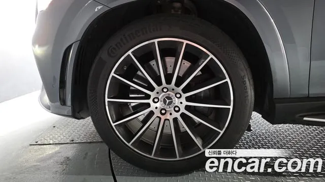 Mercedes-Benz GLE-Class — Фото автомобиля 4