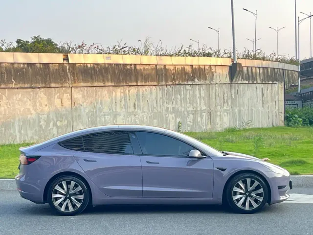 Tesla Model 3 — Фото автомобиля 8