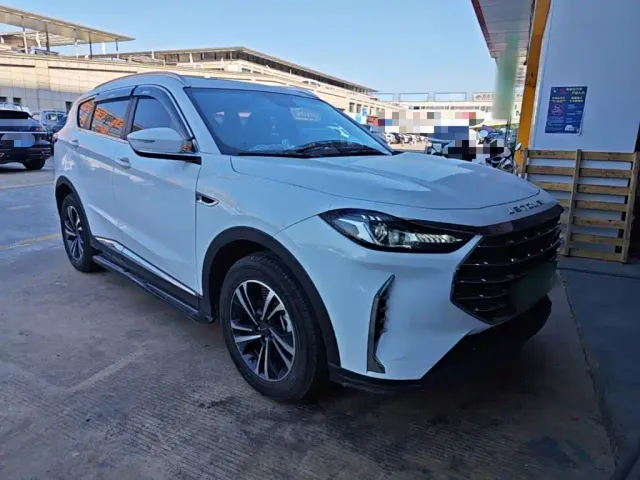 Jetour X70 Plus — Фото автомобиля 3