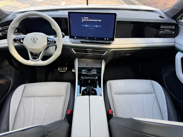 Volkswagen Tiguan L — Фото автомобиля 14