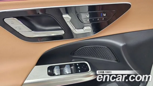 Mercedes-Benz E-Class — Фото автомобиля 26