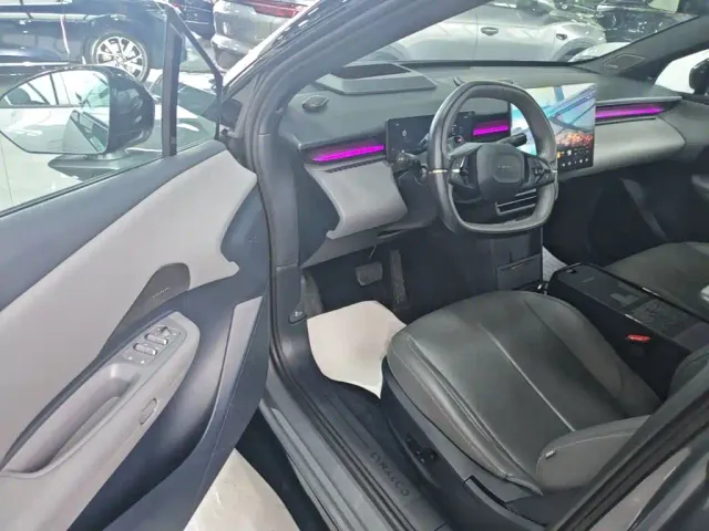 Lynk & Co Z20 — Фото автомобиля 15