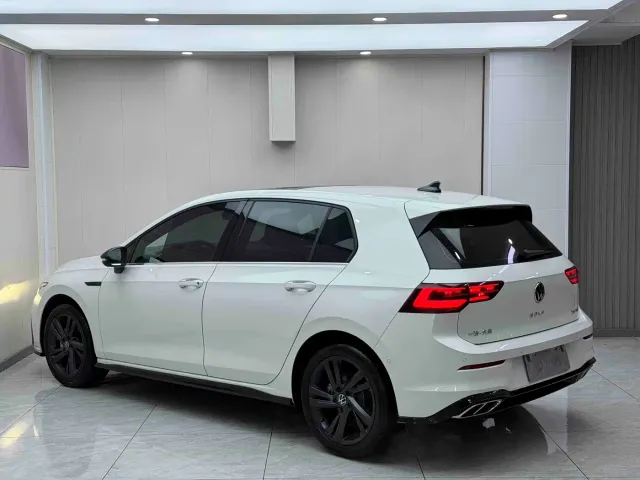 Volkswagen Golf — Фото автомобиля 6