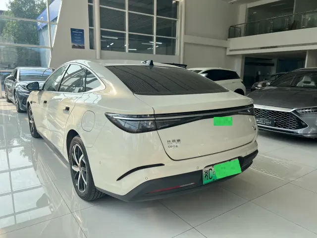BYD Seal 07 DM-i — Фото автомобиля 7