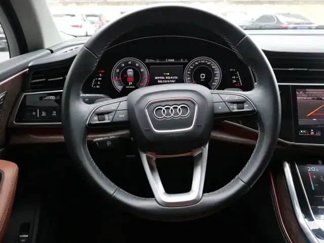 Audi Audi Q7 2024 45 TFSI quattro S line Black Warrior — Фото автомобиля 7