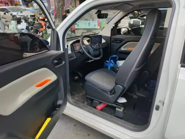 Wuling Hongguang Mini EV — Фото автомобиля 12