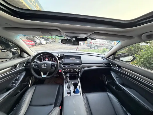 Honda Accord — Фото автомобиля 4