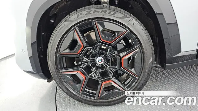 BMW XM — Фото автомобиля 5