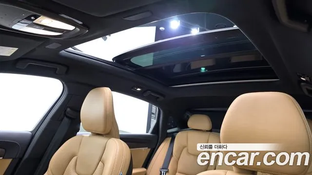 Volvo S90 — Фото автомобиля 25