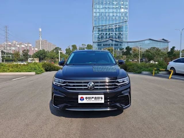 Фотография автомобиля — Volkswagen Tiguan L