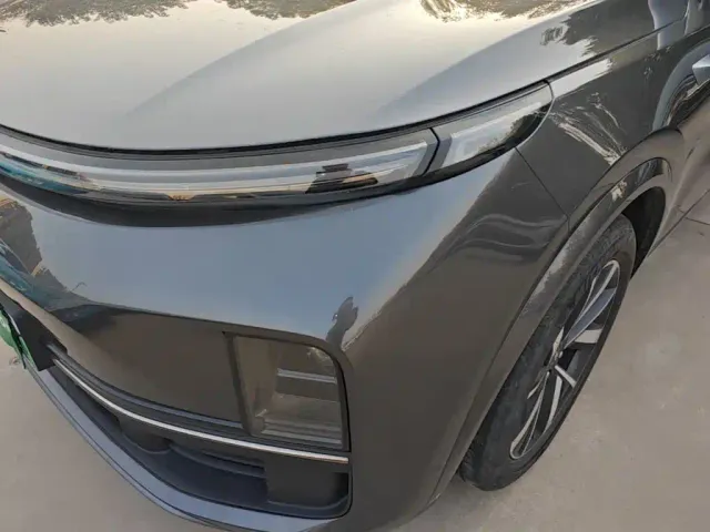 Li Auto L8 — Фото автомобиля 23
