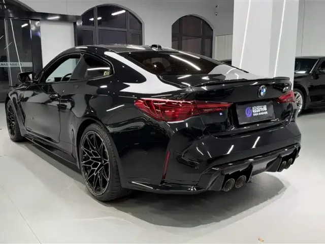 BMW M4 — Фото автомобиля 4