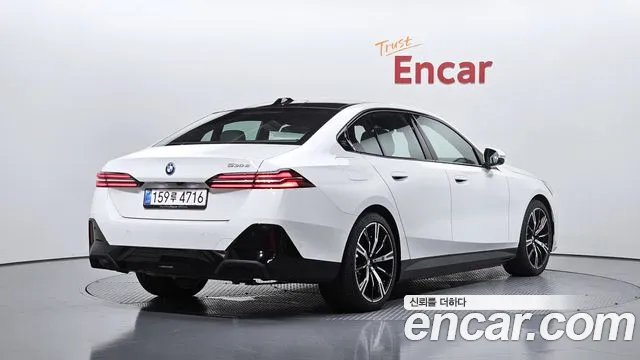 BMW 5 Series G60 — Фото автомобиля 2