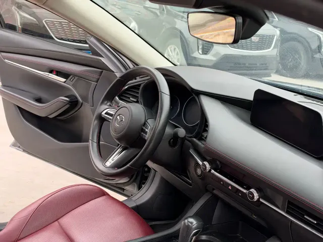 Mazda Axela — Фото автомобиля 14