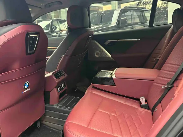 BMW 5 Series — Фото автомобиля 8