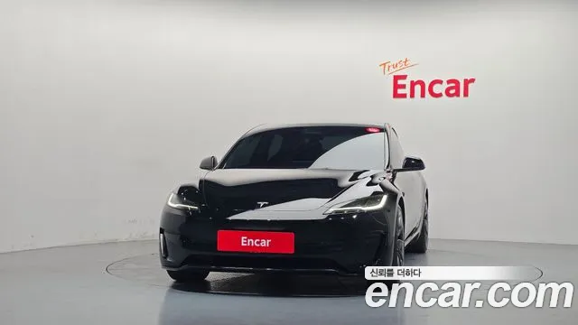Tesla Model 3 — Фото автомобиля 3