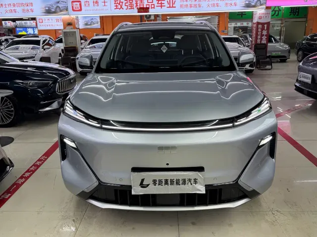 Geely Galaxy Starship 7 EM-i — Фото автомобиля 2