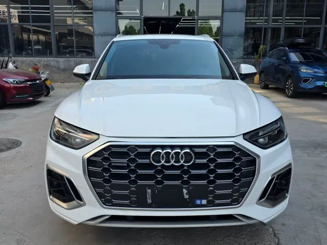 Audi Q5L — Фото автомобиля 2