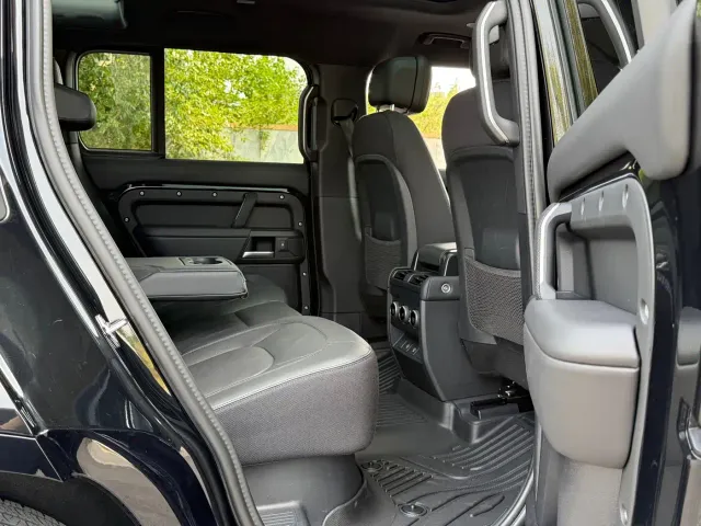 Land Rover Defender — Фото автомобиля 17