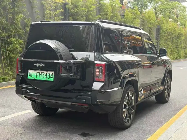 BYD FangChengBao Leopard 8 — Фото автомобиля 5