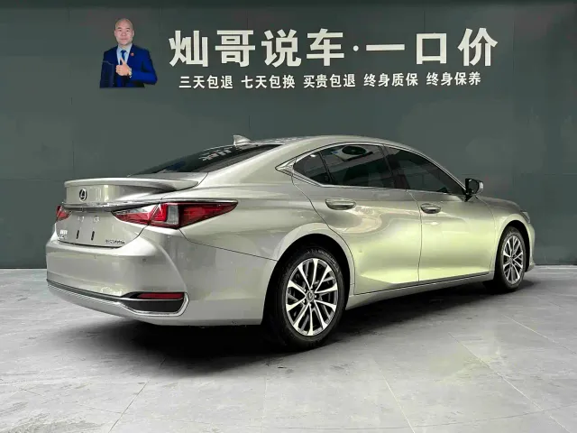 Lexus ES — Фото автомобиля 17