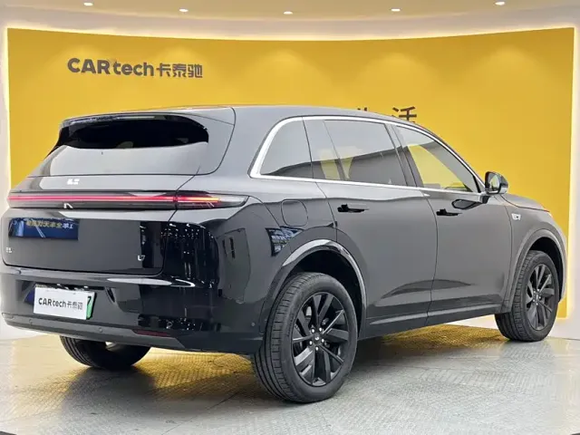 Li Auto L7 — Фото автомобиля 2