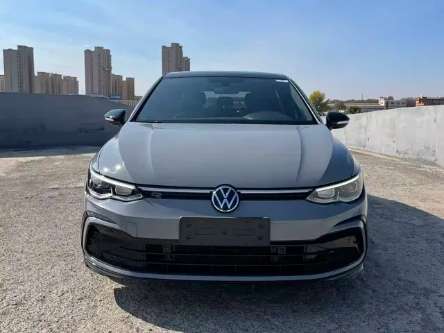 Volkswagen Golf — Фото автомобиля 2