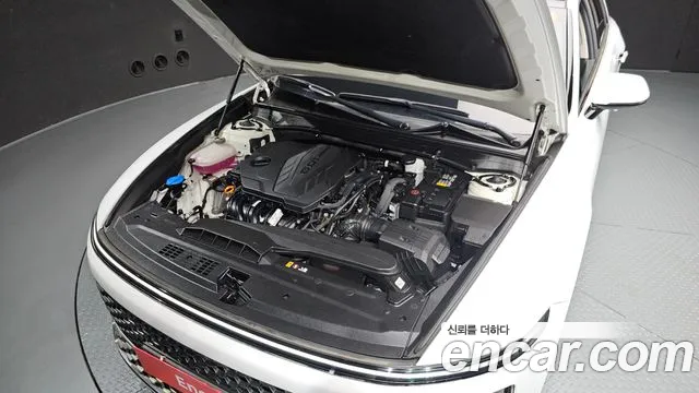 Hyundai Grandeur Grandeur (GN7) 2.5 Бензин 2WD — Фото автомобиля 3