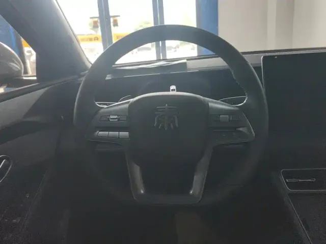BYD Qin L — Фото автомобиля 15
