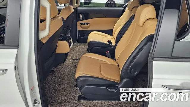 Kia Carnival Generation 4 — Фото автомобиля 11