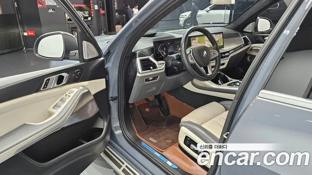BMW X7 — Фото автомобиля 10