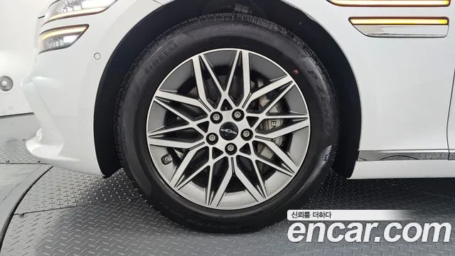 Genesis G80 Бензин 2.5 турбо 2WD — Фото автомобиля 4