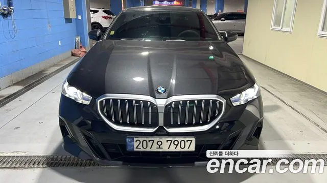 BMW 5 Series G60 — Фото автомобиля 2