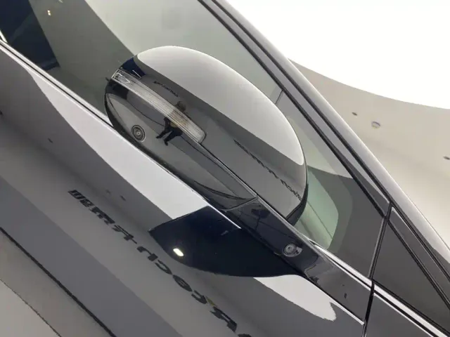Li Auto i8 — Фото автомобиля 20